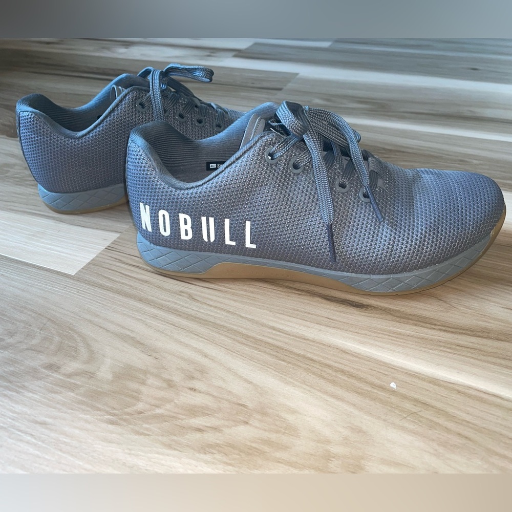 No Bull, Dark Grey Gum Trainer, lifting sneakers, women’s size 9, worn once